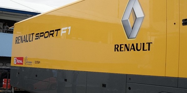 Μπριατόρε: πρέπει να αλλάξει τους οδηγούς της η Renault