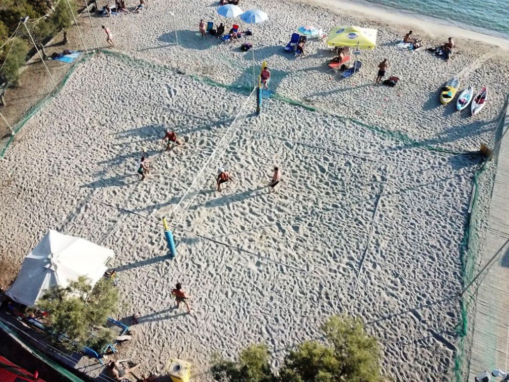 Το τουρνουά beach volley του Ν.Ο. Πάρου από ψηλά [vid]