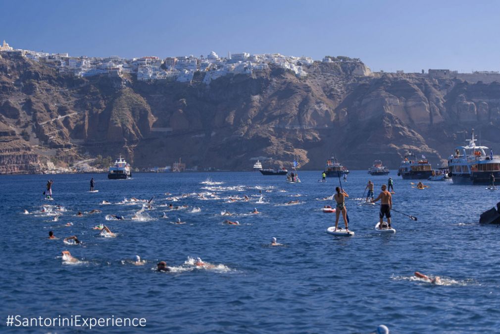 Swimming @ Santorini Experience: Photo by Elias Lefas