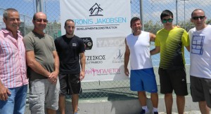 Άριστες οι εντυπώσεις από το 1ο Open του &quot;Naxos Tennis Club&quot; – Ο Μπουρλάκος νικητής στο κύριο ταμπλό – Τι είπαν οι πρωταγωνιστές – Και με την βούλα του Αντιπροέδρου επίσημοι αγώνες στο Club της Νάξου.