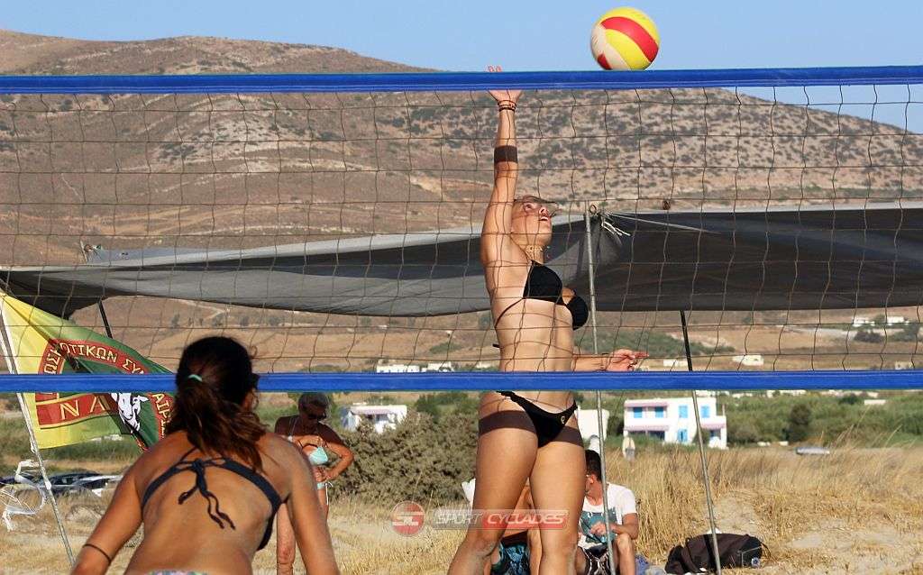 Διχάζει το μπικίνι στο πρώτο τουρνουά beach volley γυναικών στην Ντόχα
