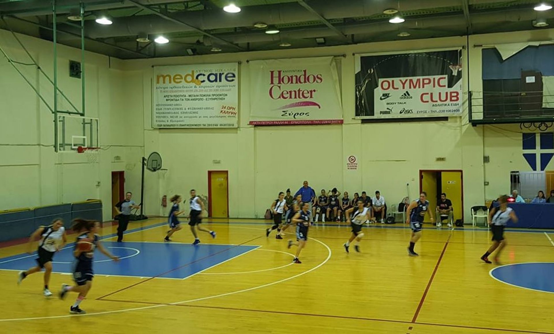 Πίεση σε όλο το γήπεδο και πρώτη νίκη για τις γυναίκες του ΑΟ Ερμούπολης, 56-43 τον ΑΠΑΣ “Τα Φανάρια”