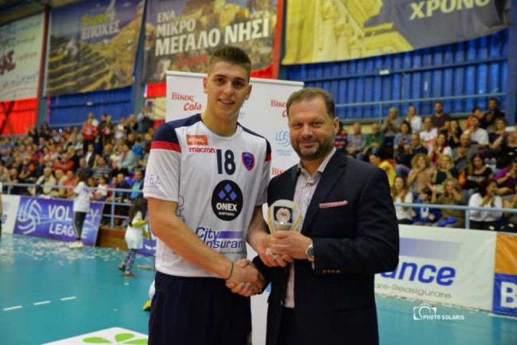 Volleyleague: Ο Νίκος Μήλης του Φοίνικα Σύρου βραβεύτηκε MVP Βίκος Cola