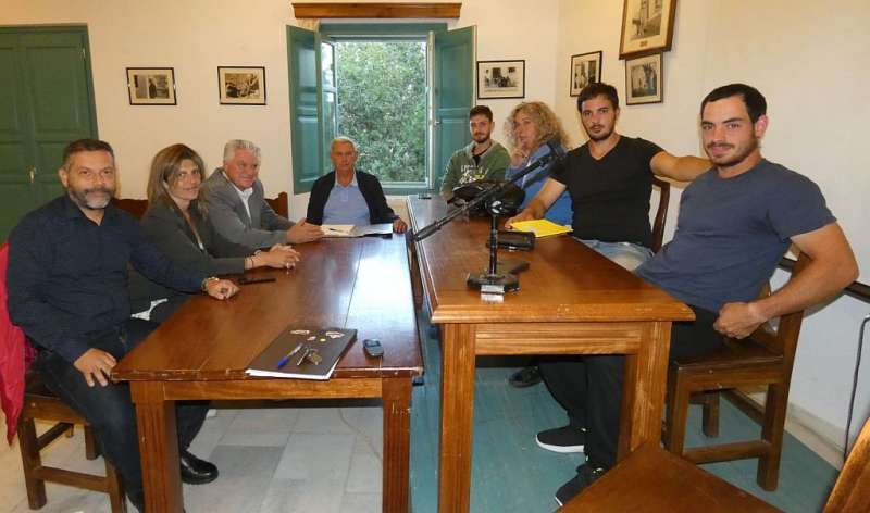 Αξίζουμε καλύτερα: Συνάντηση με το Διοικητικό Συμβούλιο του Απεραθίτικου Πολιτιστικού Συλλόγου «Τα Φανάρια»
