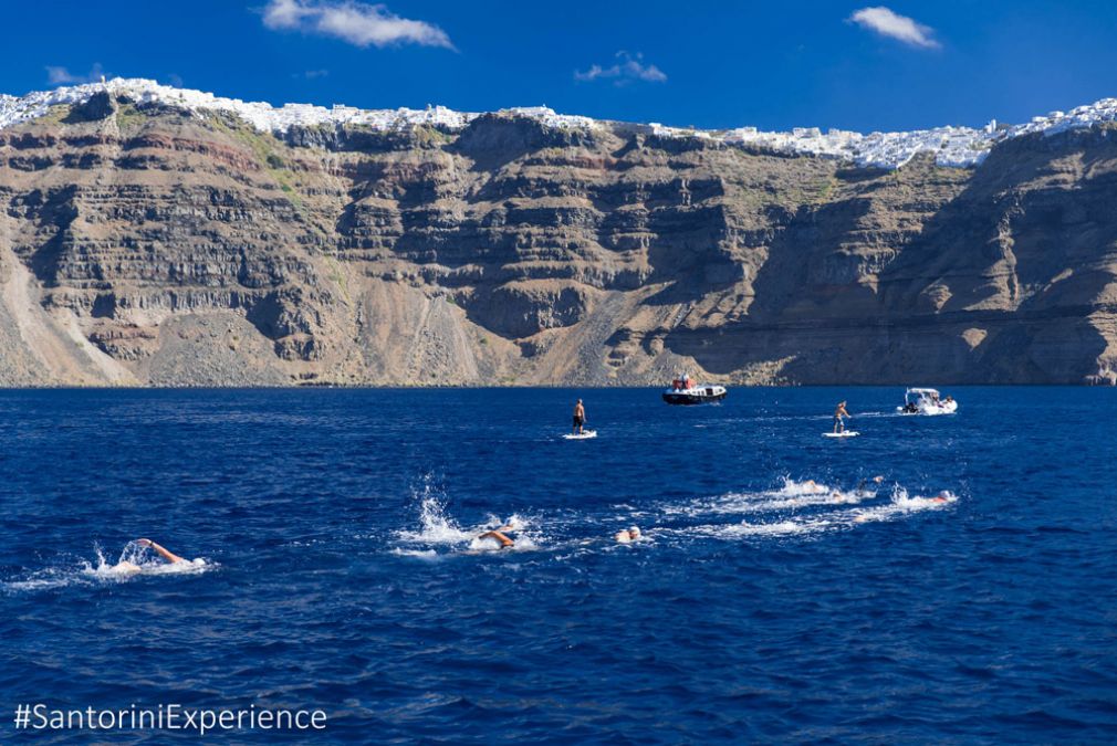 Swimming @ Santorini Experience: Photo by Elias Lefas